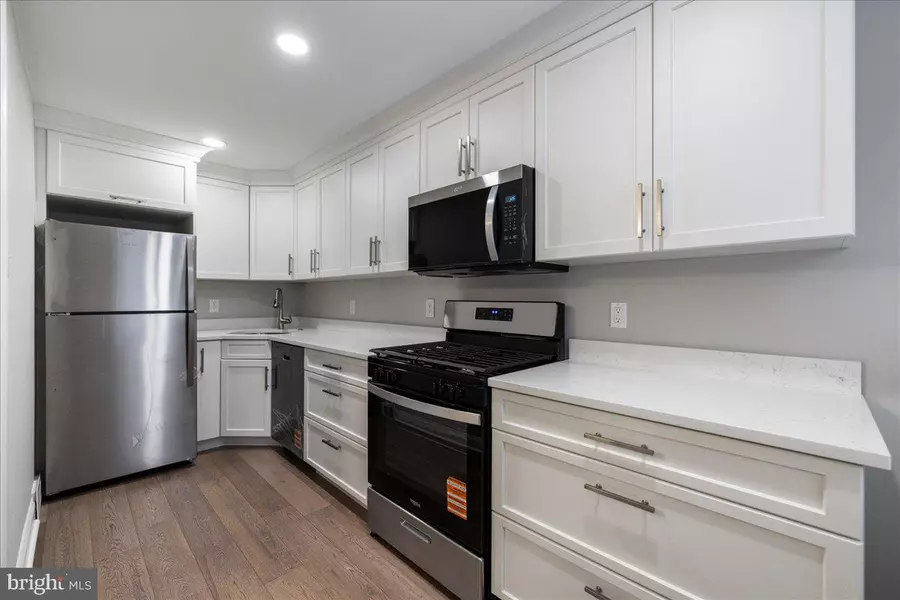 7641 BRENTWOOD RD, Philadelphia, PA 19151