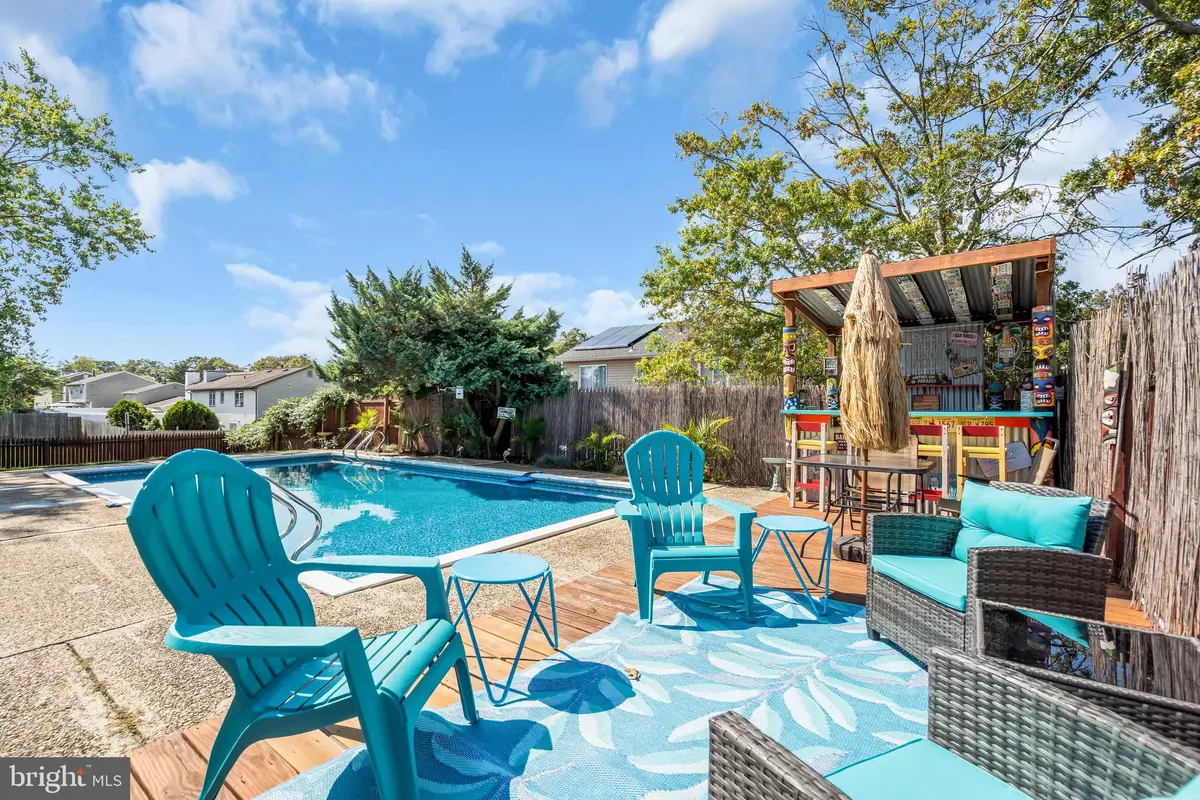 Barnegat, NJ 08005,2 LEE CT