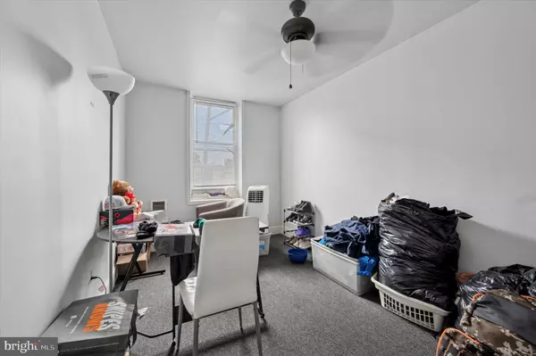 Philadelphia, PA 19140,523 W VENANGO ST
