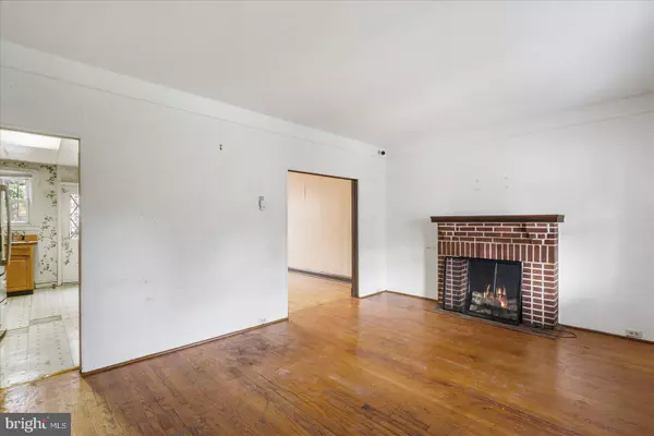 Baltimore, MD 21229,12 N ROSEDALE ST