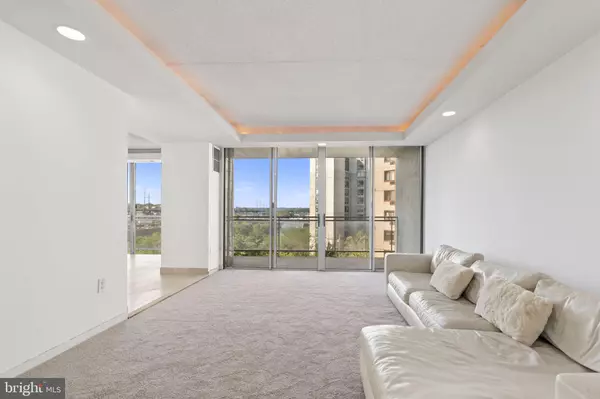 Philadelphia, PA 19103,2301 CHERRY ST #6F