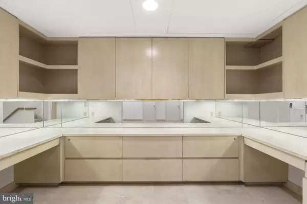 Philadelphia, PA 19103,2301 CHERRY ST #5F