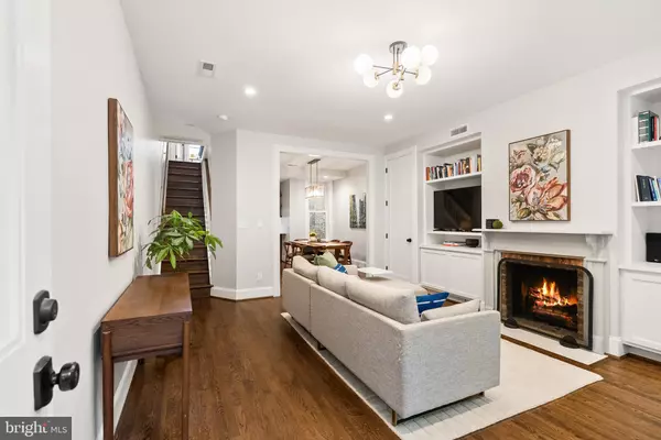 1206 D ST NE, Washington, DC 20002