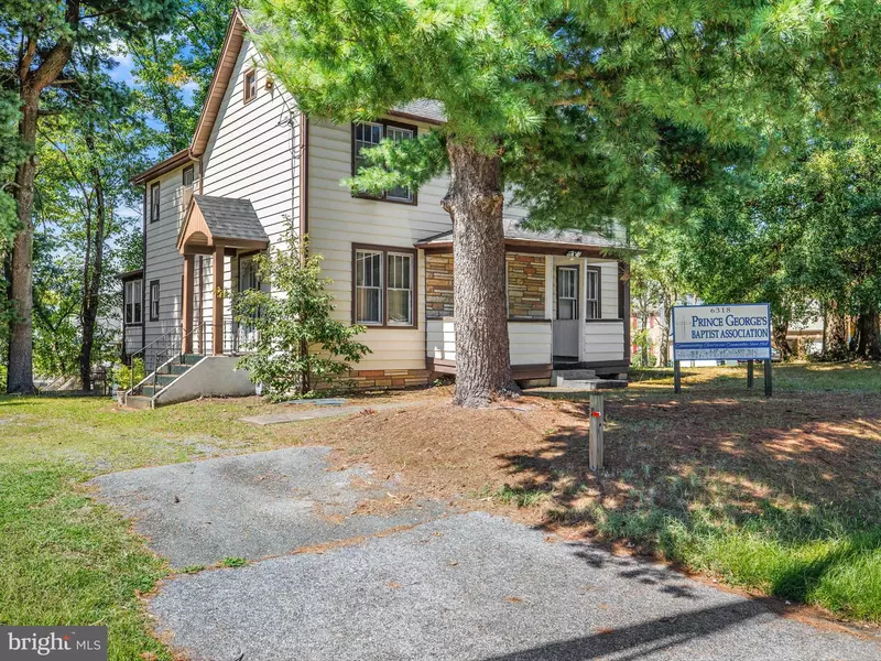 6318 PRINCESS GARDEN, Lanham, MD 20706