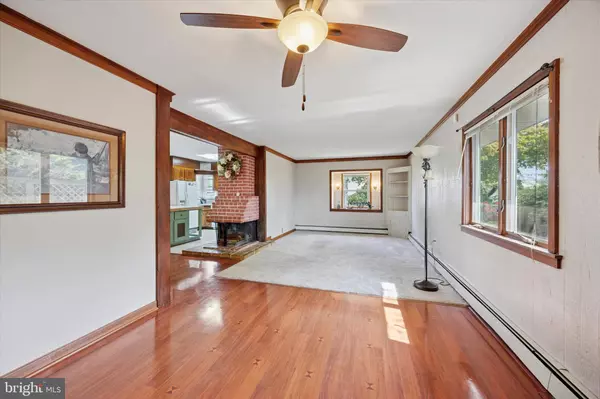 Levittown, PA 19054,194 WILLOW DR