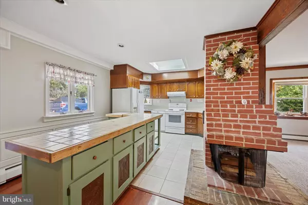 Levittown, PA 19054,194 WILLOW DR