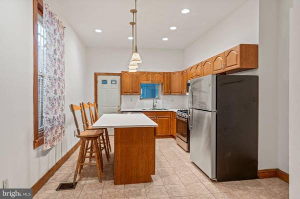 Philadelphia, PA 19104,627 N 32ND ST