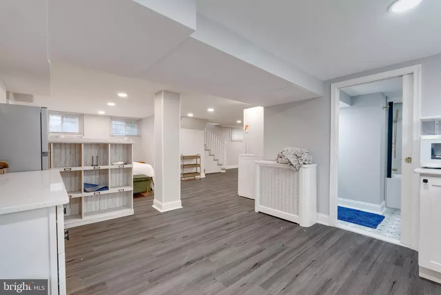 1238 CRITTENDEN ST NW, Washington, DC 20011