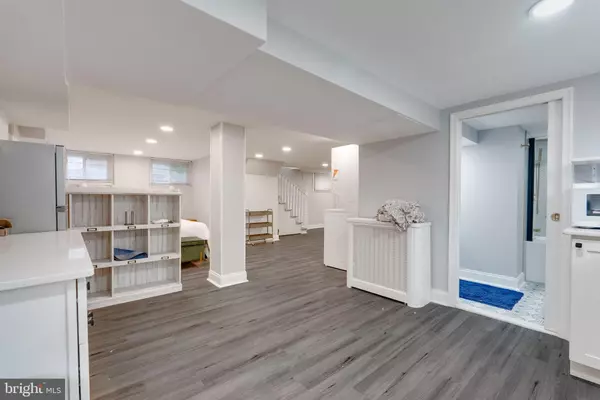 1238 CRITTENDEN ST NW, Washington, DC 20011