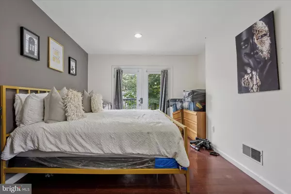 Philadelphia, PA 19146,1519 S 20TH ST