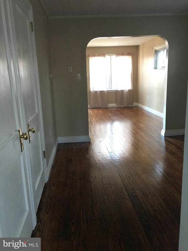 New Holland, PA 17557,233 LOCUST ST