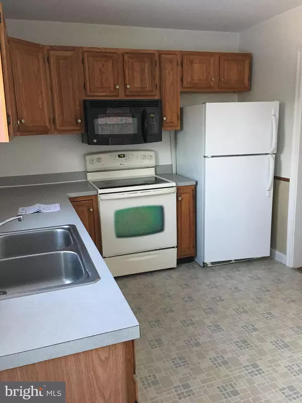 New Holland, PA 17557,233 LOCUST ST