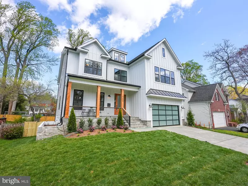 1945 LEONARD RD, Falls Church, VA 22043