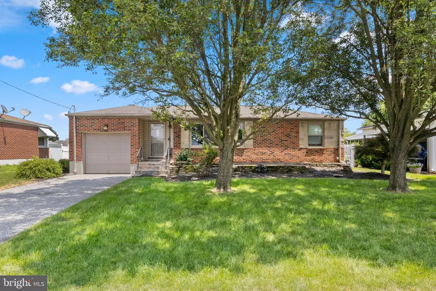 2655 CLEARBROOK BLVD, York, PA 17406