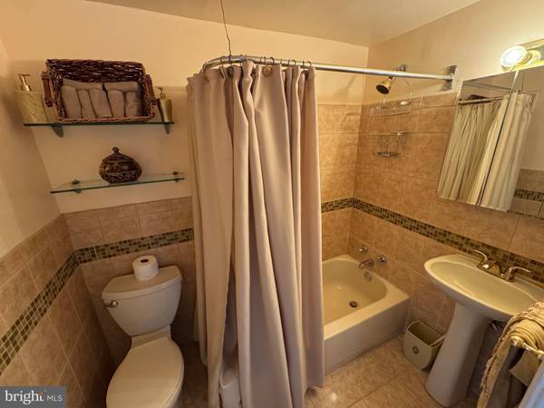 Philadelphia, PA 19150,1301 E UPSAL ST