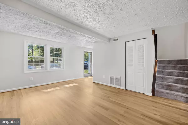 Lorton, VA 22079,8786 NEWINGTON COMMONS RD