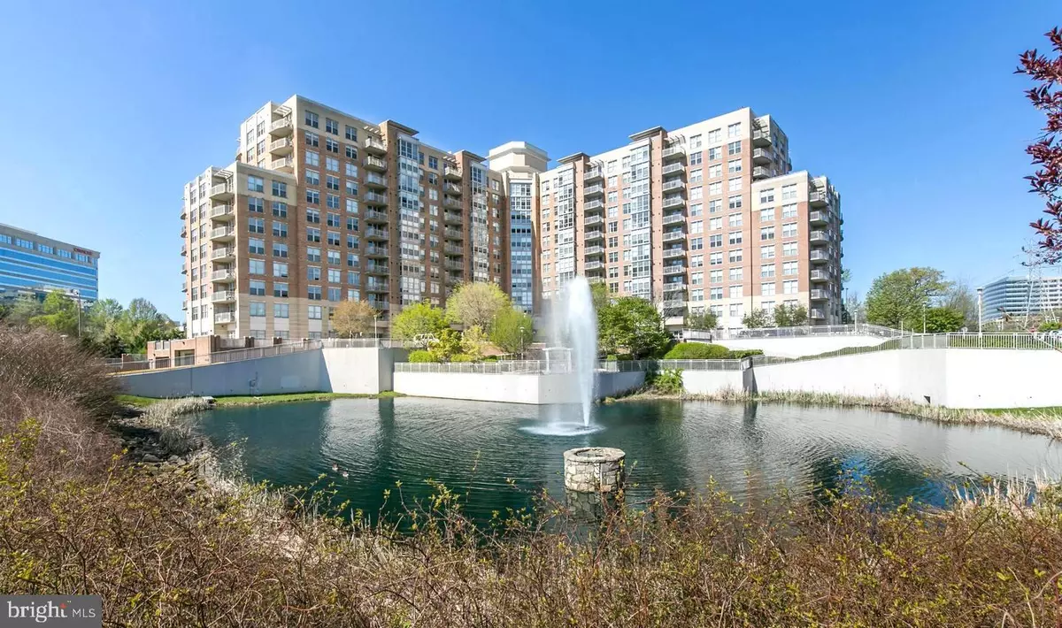 Reston, VA 20190,11800 SUNSET HILLS RD #818