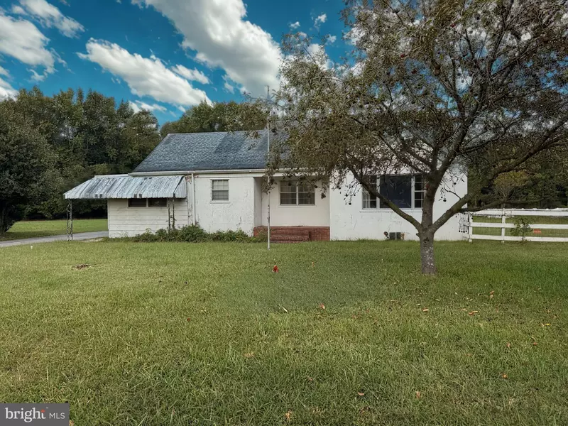 15832 S DUPONT HWY, Harrington, DE 19952