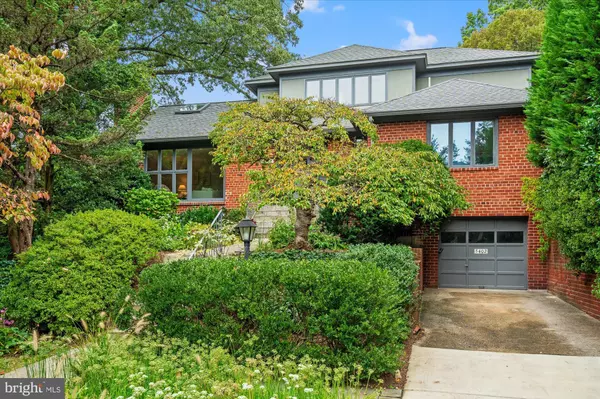 Chevy Chase, MD 20815,5402 SURREY ST