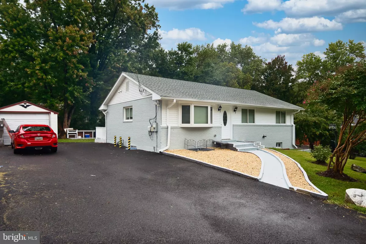 District Heights, MD 20747,8008 BOUNDARY DR