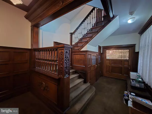 Philadelphia, PA 19103,1813 PINE ST #2F