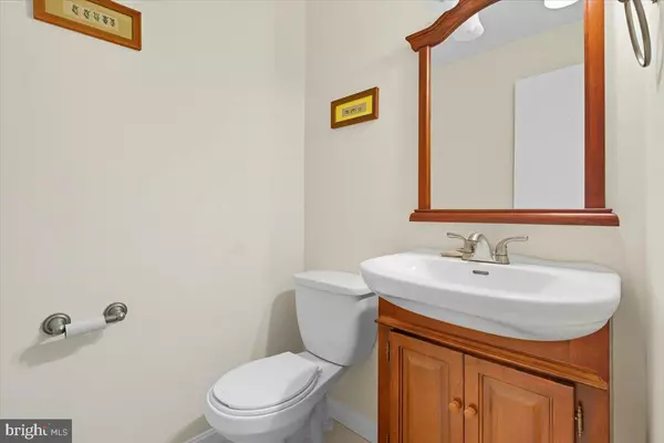 Arlington, VA 22204,3742 12TH ST S