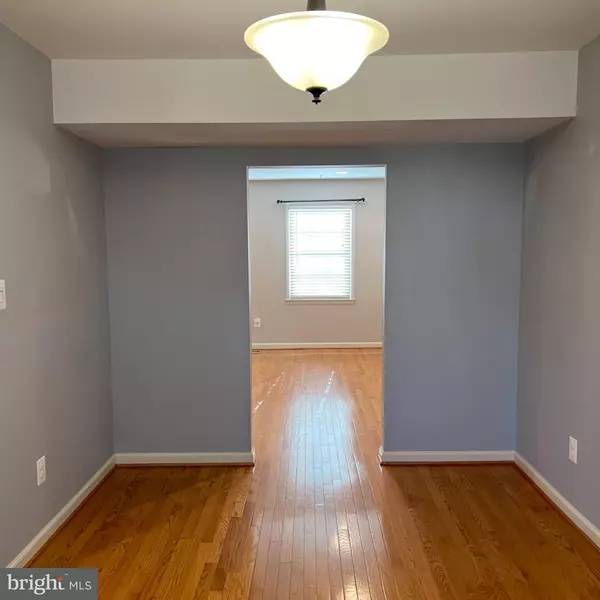 Annandale, VA 22003,3274 APPLEGATE CT