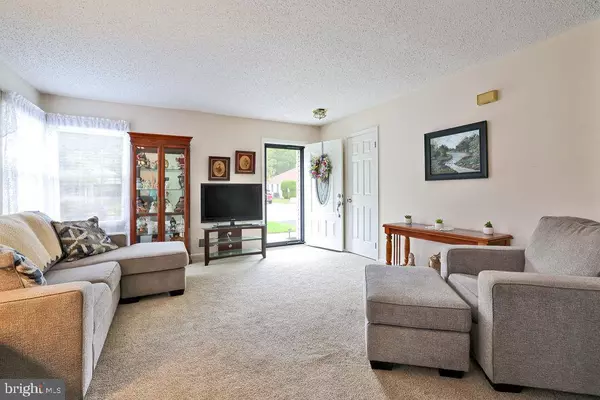 Barnegat, NJ 08005,211 PINE OAK BLVD