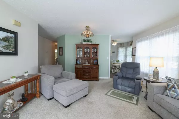 Barnegat, NJ 08005,211 PINE OAK BLVD