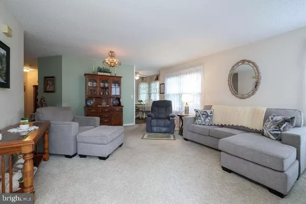 Barnegat, NJ 08005,211 PINE OAK BLVD