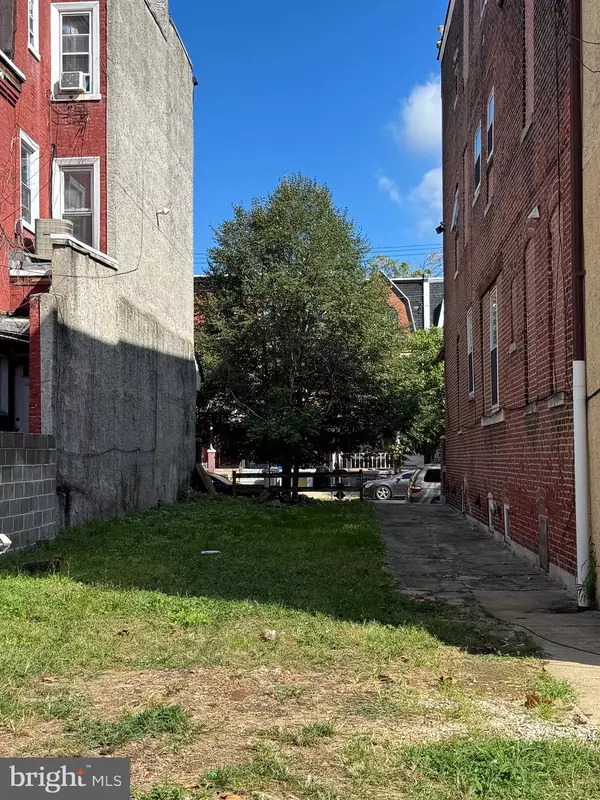 3216 W MONTGOMERY AVE, Philadelphia, PA 19121