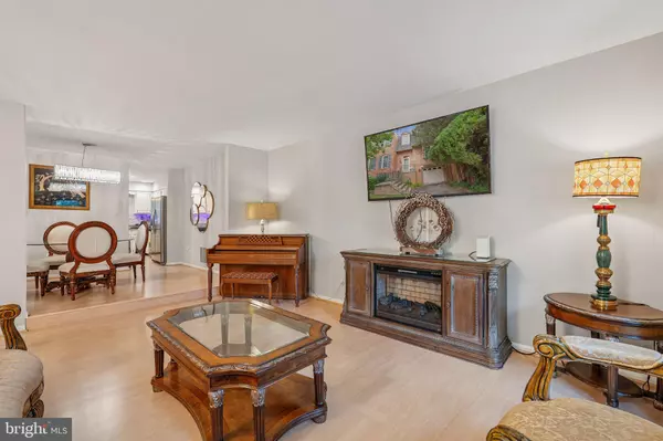 Fairfax, VA 22033,4024 NICHOLAS CT