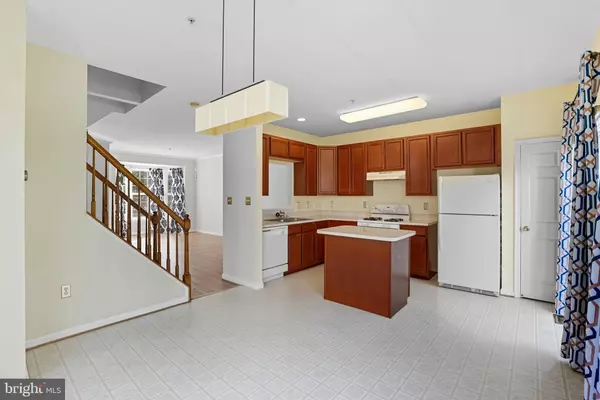 Waldorf, MD 20603,9621 LEXINGTON PL