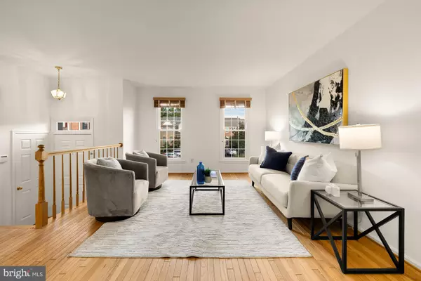 Fairfax, VA 22033,12323 FOX LAKE CT