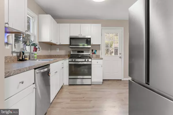 Clayton, NJ 08312,807 N NEW ST