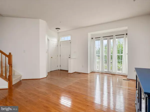 Odenton, MD 21113,908 GLAZE CT