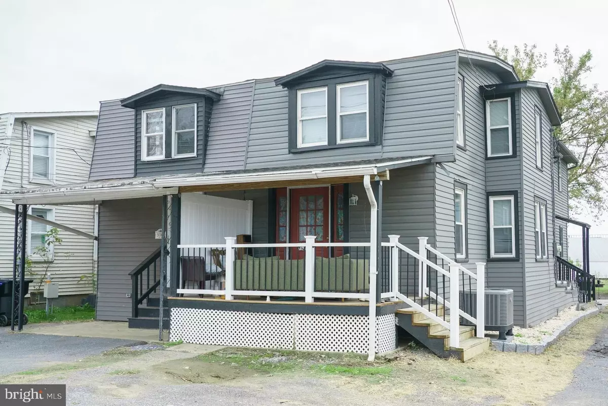 New Holland, PA 17557,952 W MAIN ST