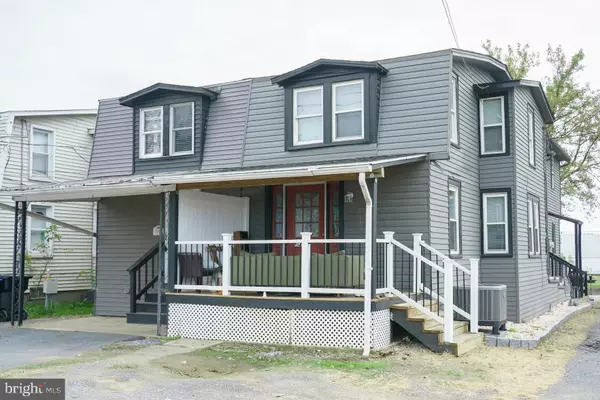 New Holland, PA 17557,952 W MAIN ST