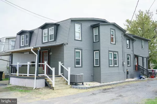 New Holland, PA 17557,952 W MAIN ST