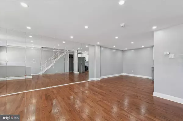 Philadelphia, PA 19122,1319 PATRICK HENRY PL