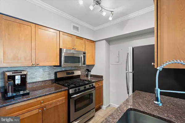 Bethesda, MD 20814,4801 FAIRMONT AVE #705