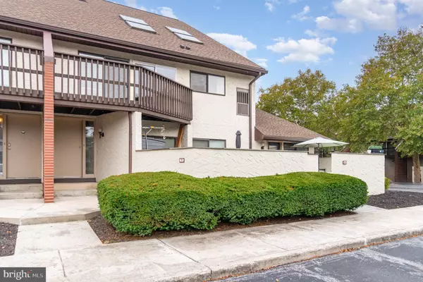 Mechanicsburg, PA 17055,680 GENEVA DR #7