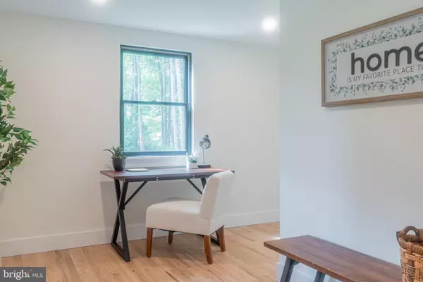 Sellersville, PA 18960,933 FORREST RD