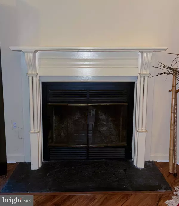 Glen Burnie, MD 21060,6801 WHITE WATER WAY #301