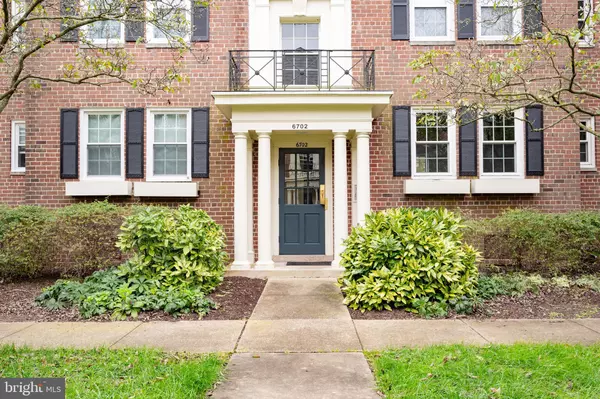 Alexandria, VA 22307,6702 W WAKEFIELD DR #A2