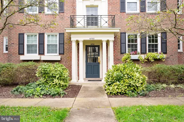 Alexandria, VA 22307,6702 W WAKEFIELD DR #A2