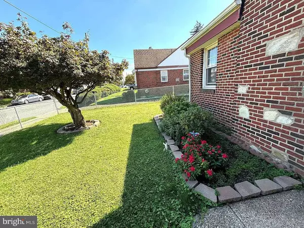 Philadelphia, PA 19152,1704 STANWOOD ST