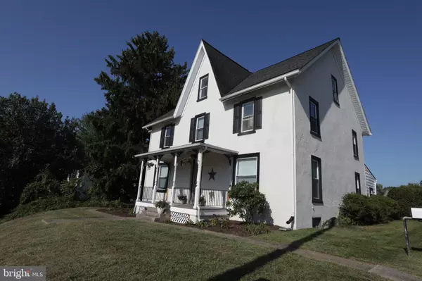 523 BRIDGE ST, Mont Clare, PA 19453