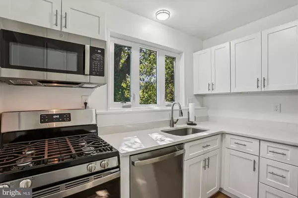 Bethesda, MD 20814,10301 MONTROSE AVE #201