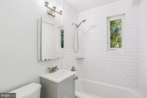 Bethesda, MD 20814,10301 MONTROSE AVE #201